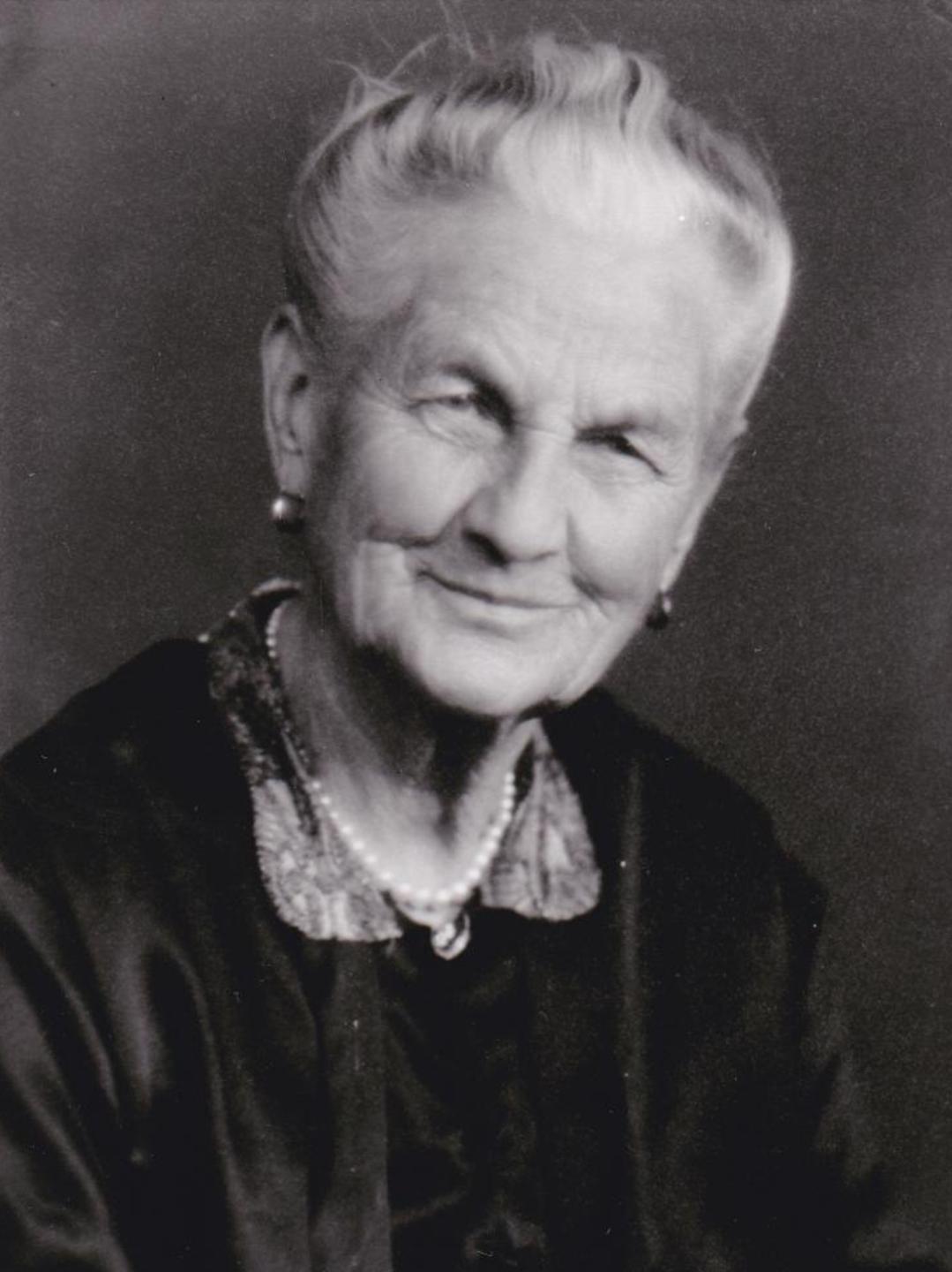 Alice Victoria Wright (1849 - 1948) Profile